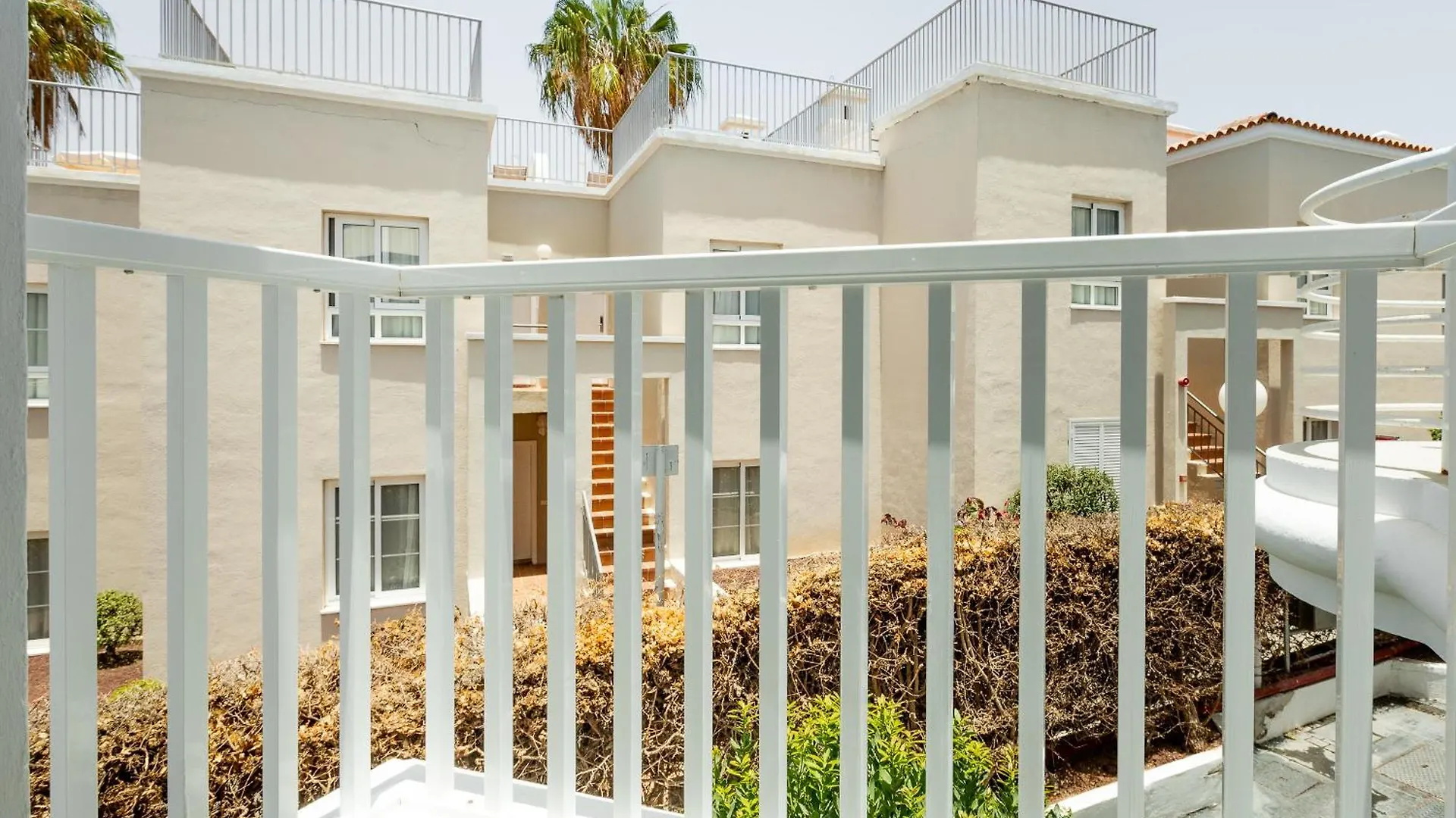Spacious Apartment With Ocean View 아데제 0*,